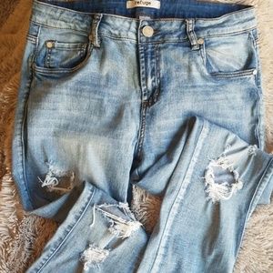 Refuge distressed jeans